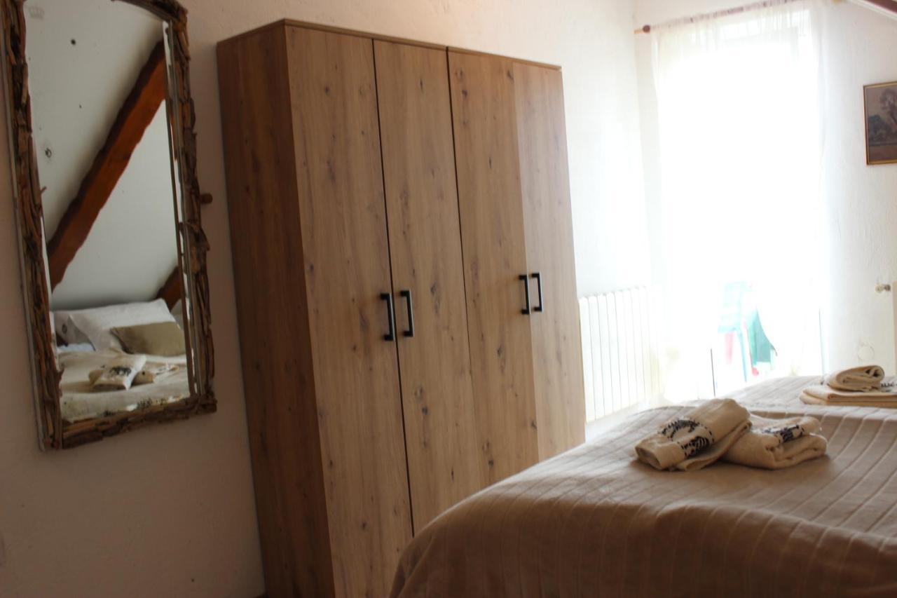 Apartment Ajda Udbina Екстериор снимка